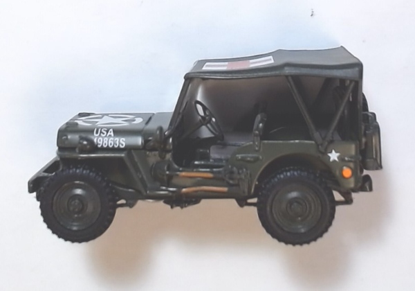 VEHICLE / WILLY'S JEEP / GREEN WITH RED CROSS / ARMY / USED ON FLAT CARS