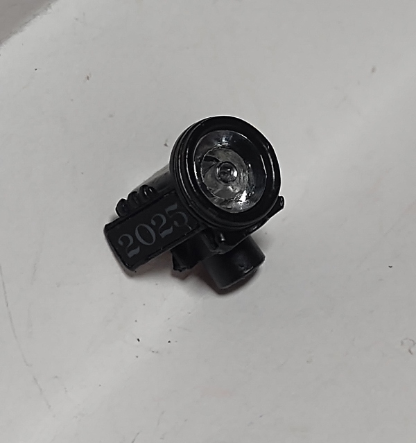 HEADLIGHT HOUSING / W/LENS & NUMBER BOARDS / BLACK / #2025 / WM / PREMIER H-9 2-8-0