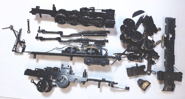 HO SCALE BIG BOY / MISCELLANEOUS ASSEMBLIES / SEE PHOTO FOR CONTENTS