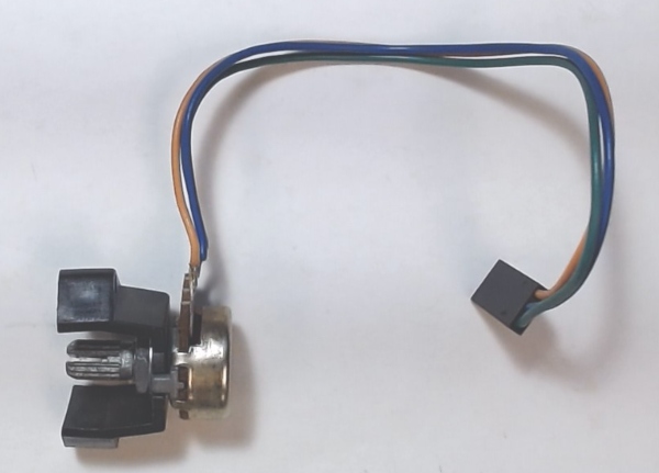 VOLUME POT. W/BRACKET / PS1 TYPE / BAG OF 11 / HOBBIEST SPECIAL