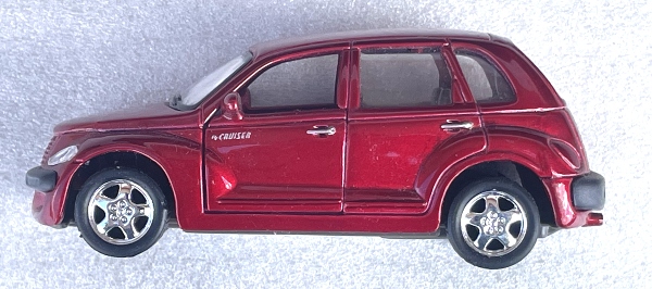 VEHICLE / 2003 PT CRUISER / 1/39TH SCALE / RED