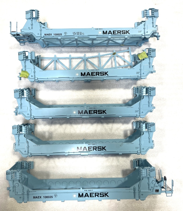 TWIN STACK 5-CAR SET / MAERSK / NOT COMPLETE / AS-SHOWN