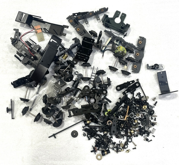 O GAUGE PARTS GRAB BAG / WHAT YOU SEE IN THE PICTURE