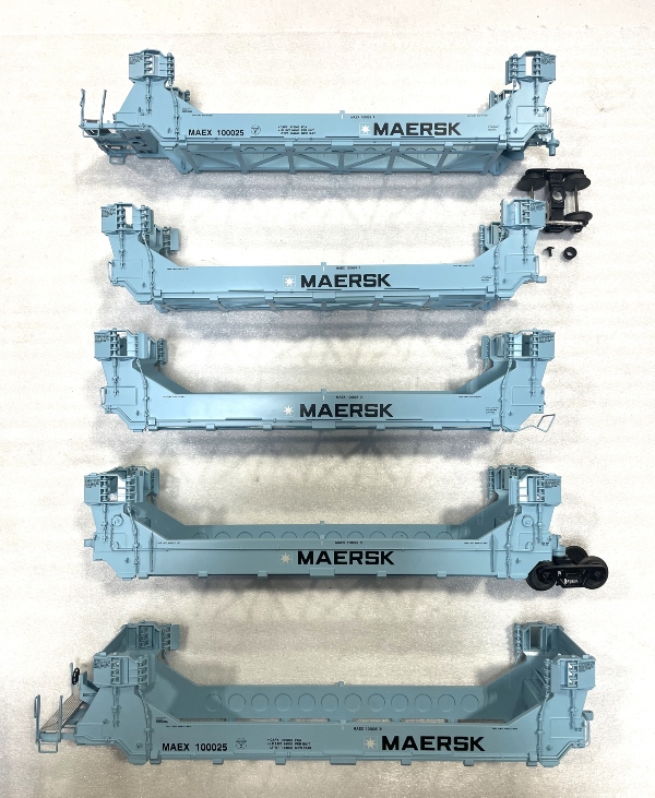 TWIN STACK 5-CAR SET / MAERSK / NOT COMPLETE / AS-SHOWN