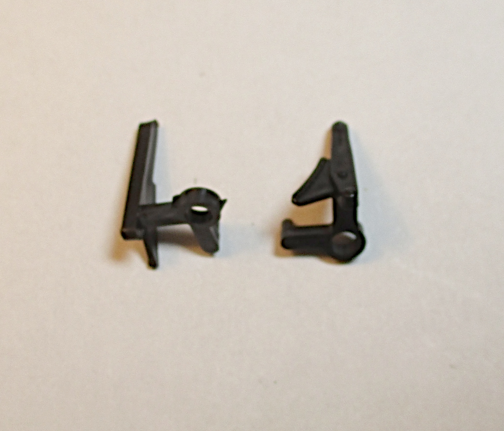 BRAKE SHOE / LH / BLACK / PLASTIC / ALL DRIVERS / PREMIER 0-6-0 SWITCHER